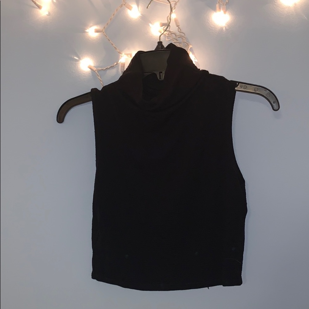 Turtle neck crop top
